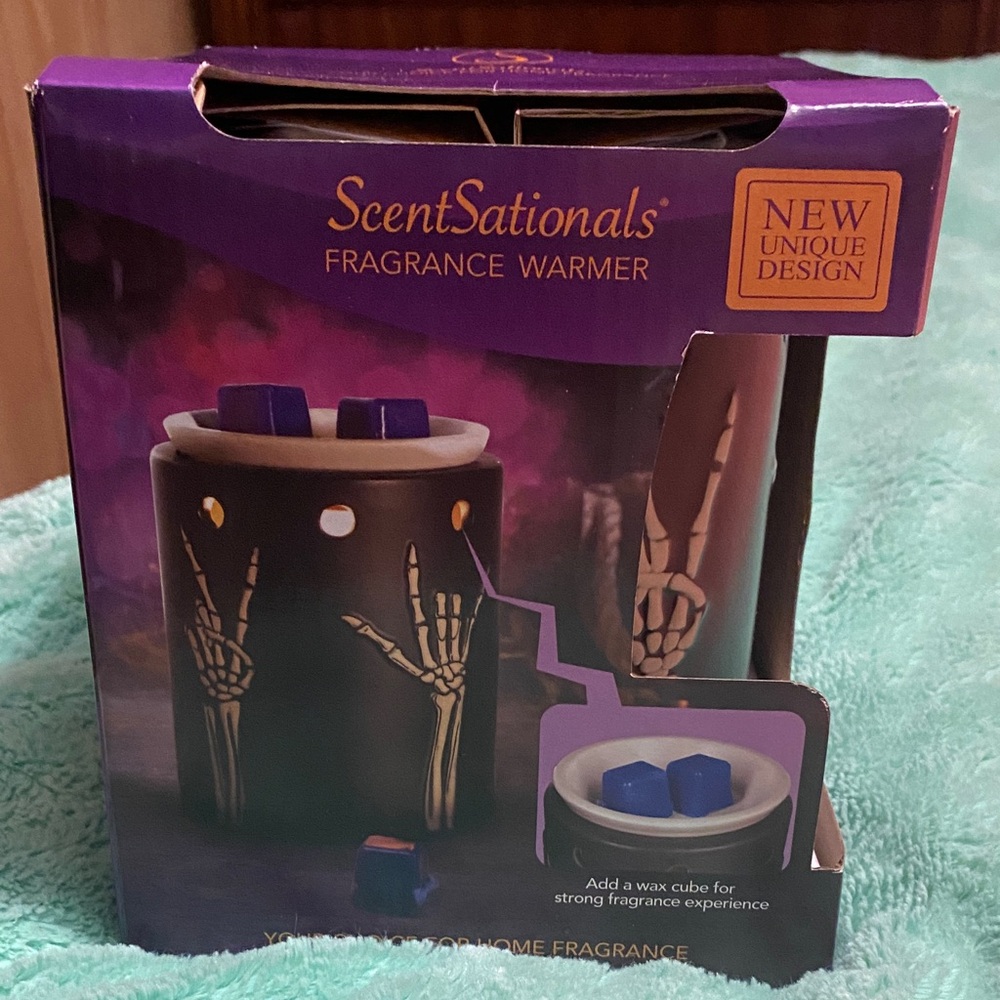 Black Skeleton Fragrance Warmer